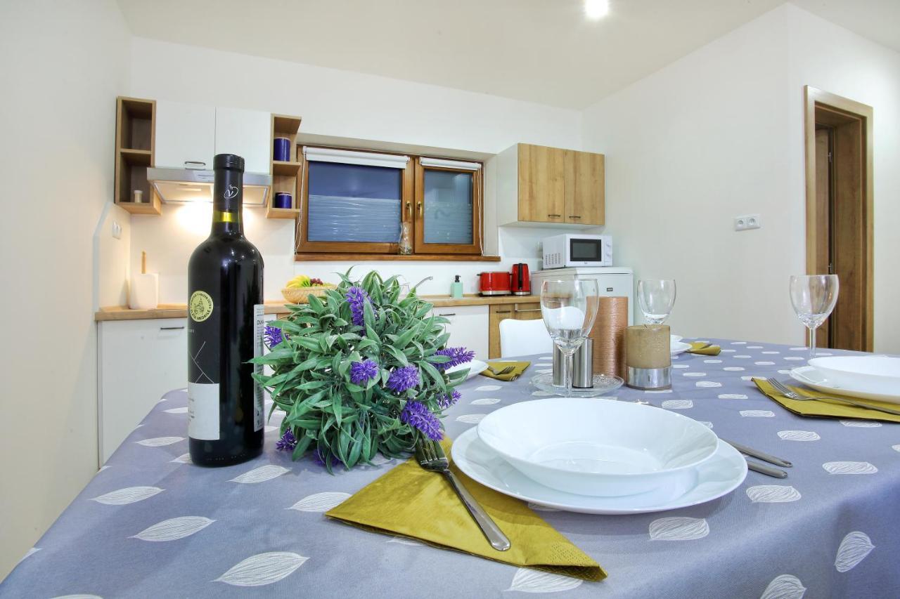 Kamilli Apartment Besenova Luaran gambar